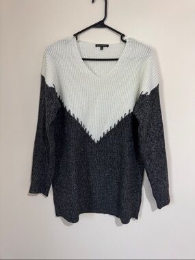 Two-Tone V-Neck Sweater - White and Charcoal